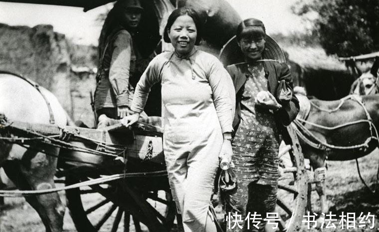 师范$邓颖超师范求学间所书榜书“甫事”,被校刊刊登,颜骨欧韵,佩服