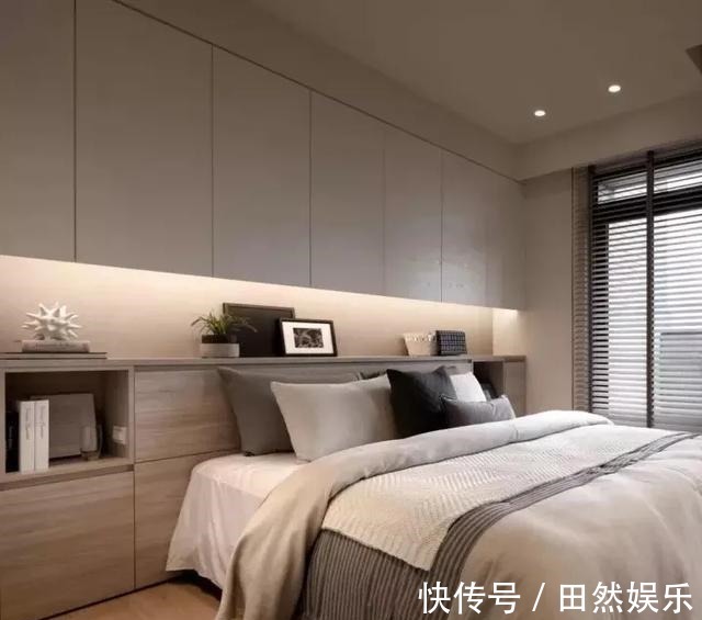 飘窗|卧室还在用床头柜你OUT了！卧室这样做，收纳空间大一倍
