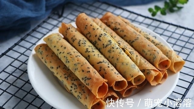 蛋卷不要买了,不要蛋卷机,只要平底锅就能做,又香又脆超美味