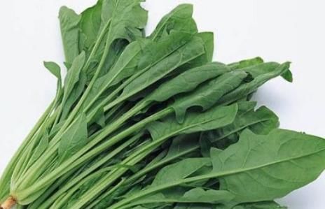 人到中年，常吃4種食物，補水潤膚，延緩衰老，早吃早好