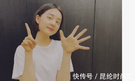 星二代@黄磊女儿的绘画天赋高,获得专业画家称赞,色彩搭配很有艺术感