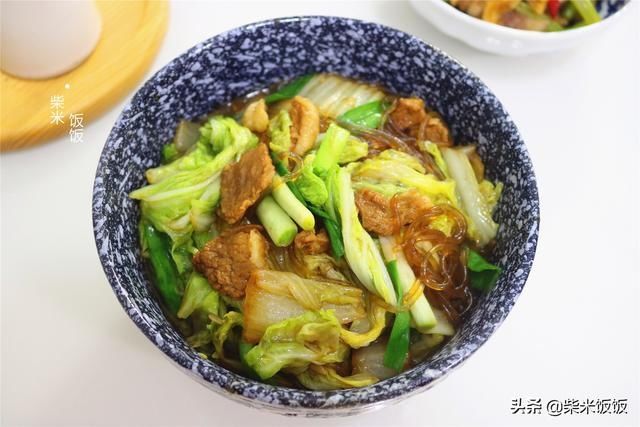 入冬之后,它是我家最常吃的一道菜,3种食材一锅炖,简单好吃