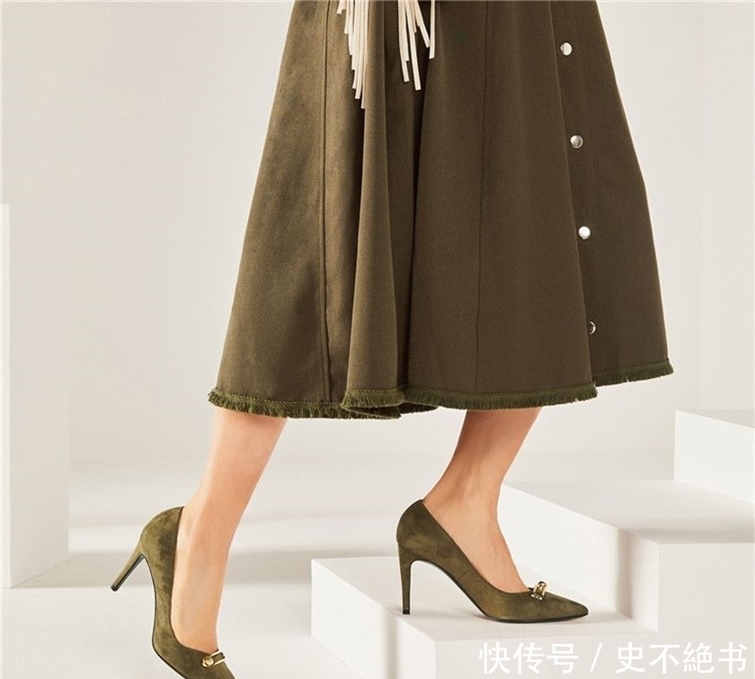 优雅|精致而又优雅的尖头高跟鞋,它让你更明亮更美丽