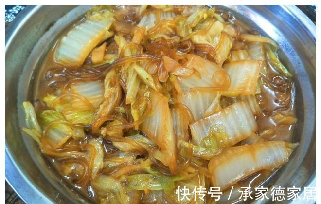 口感|白菜炖粉条时,“放2味”口感好,白菜软烂嫩香,粉条爽滑又好吃