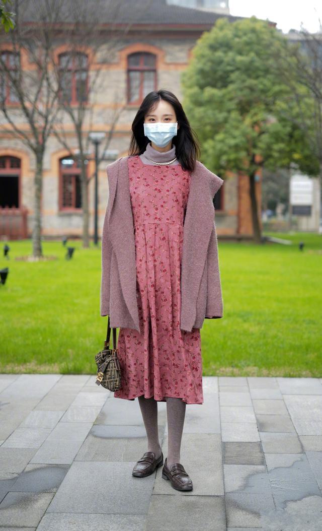 真正会穿的女人，穿裙子很少配高跟鞋，看下面这些潮人你就知道了