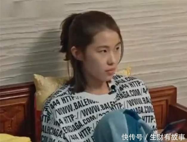 刘思琦每月花费过万,16岁还要家人喂饭,如今完成华丽蜕变