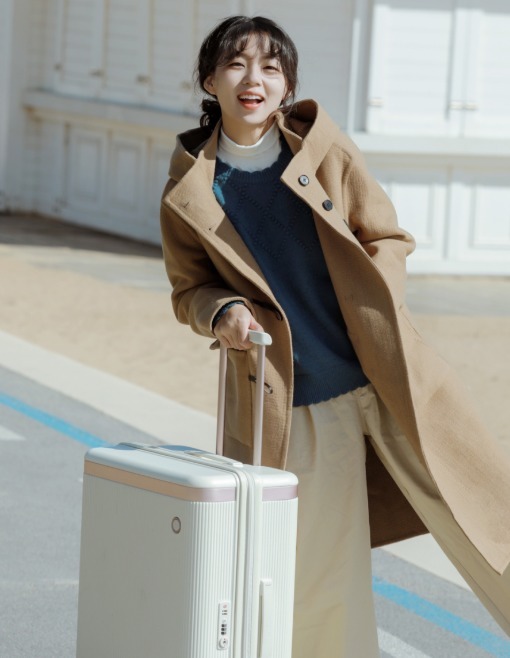 棕色大衣 棕色大衣烂大街?学博主这样搭配,158cm也能穿出强大气场!