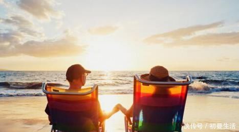 畸形|新生儿出生后有6个脚趾,医生在指尖“绣花”,网友:巧夺天工