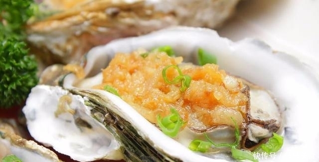 生蚝5种最好吃的做法,简单美味吃着超过瘾,看看你喜欢吃不?