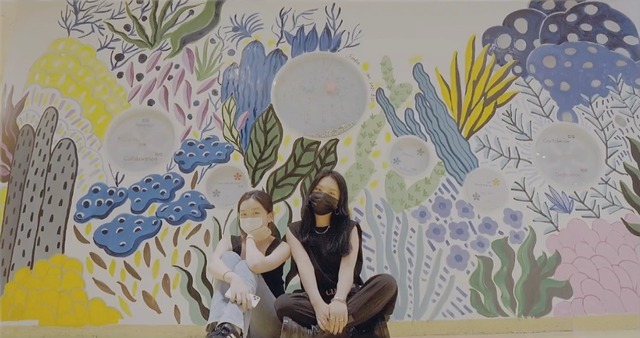 前卫 李嫣真着急长大,穿350鞋打扮似大人,扎韩系发型太有艺术家气质