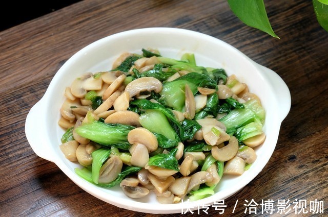 口蘑这个做法好,简单易学的快手家常菜,清爽鲜嫩,热量低不怕胖
