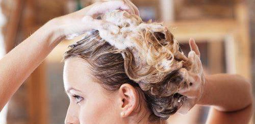 头发|洗头发时,先用洗发水还是护发素很多人做错,难怪头发越掉越多