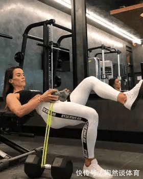 睡眠时间|4年蝉联“日本男人最爱身材”身材比例完美,减脂做好这三方面