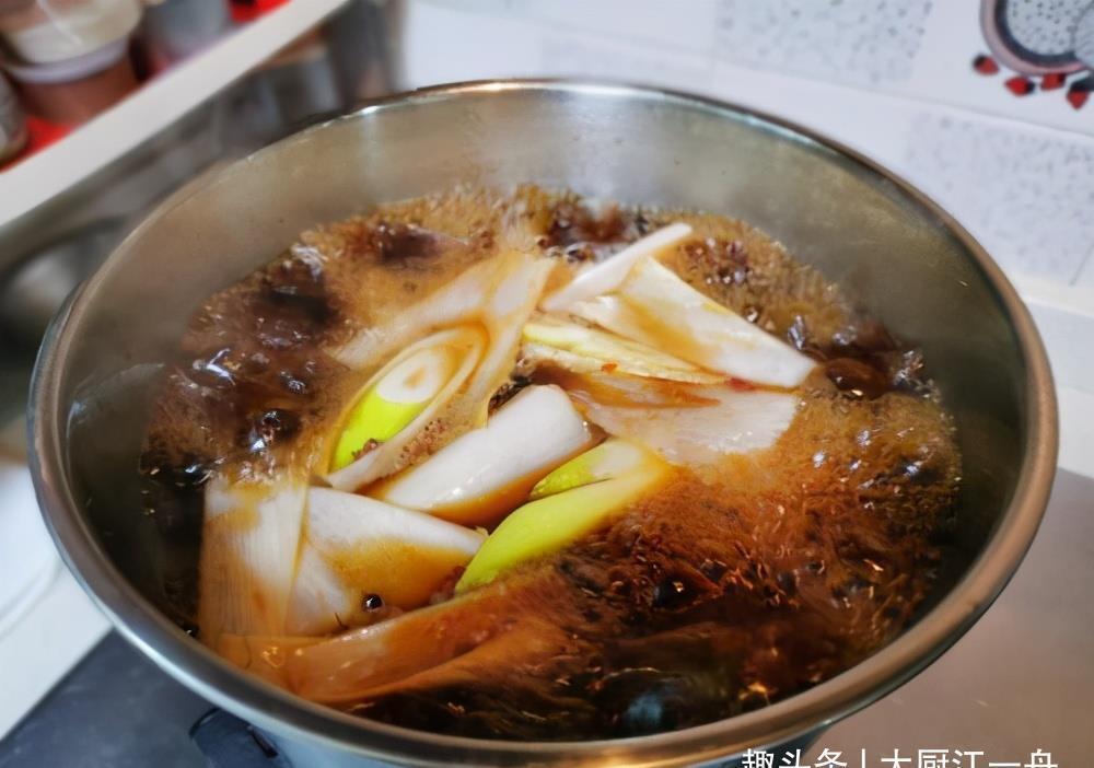  记住|卤鸡腿时，记住“1腌2煮3泡”，鸡腿鲜嫩不柴不腥，好吃不缩水