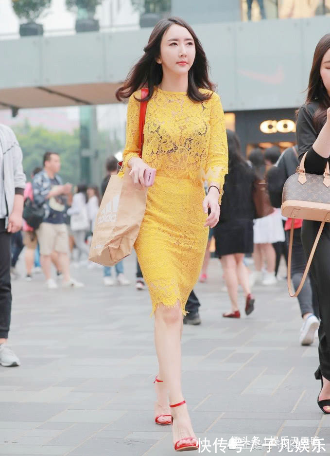 蕾丝裙 黄色蕾丝裙美女,高贵精致,展现异域情怀和优雅知性的气质