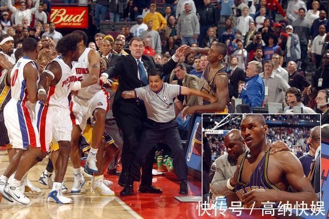 JR|NBA球星的另类拍卖品库里牙套拍出2万,JR球衣遭勇士球迷疯抢
