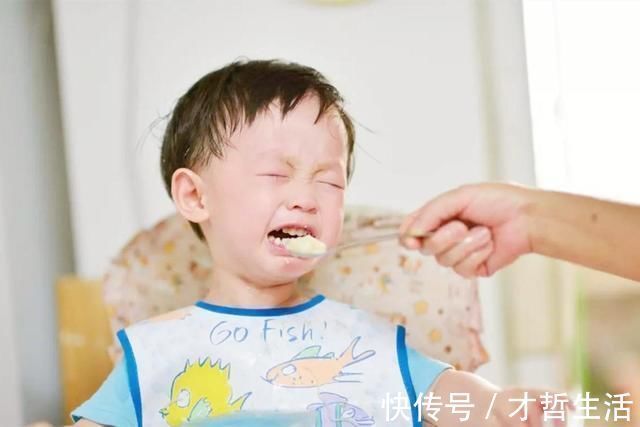 发育|娃肠胃不好的5种异常表现,影响发育还耽误长个,你家娃中几个