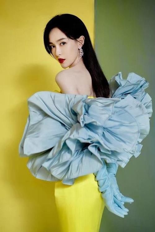 高跟鞋|穿衣不懂色必输,蓝色系的精致搭配方案,连小白看一眼都会