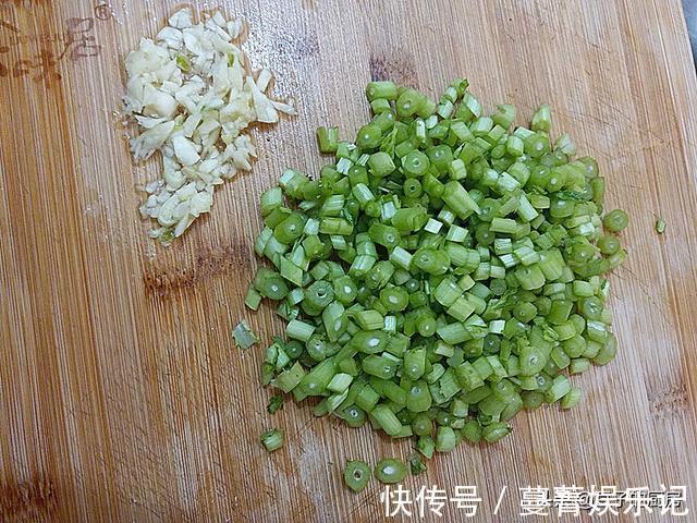 老少皆宜|冬季干燥常吃它，2块钱1把，止咳化痰好，和鸡蛋一炒，鲜香脆嫩