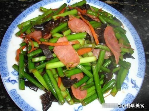 味道|炒木耳时，“噼啪炸锅”真吓人！多加这1步，既不炸锅味道更好！