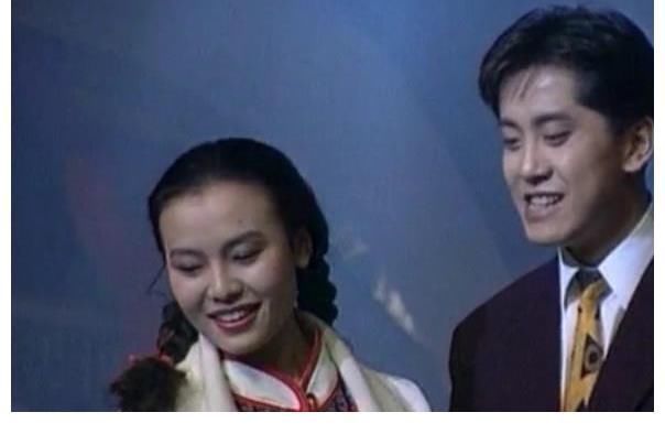 李春燕&93春晚给毛宁《涛声依旧》伴舞的女孩子是谁?毛宁托记者要她电话