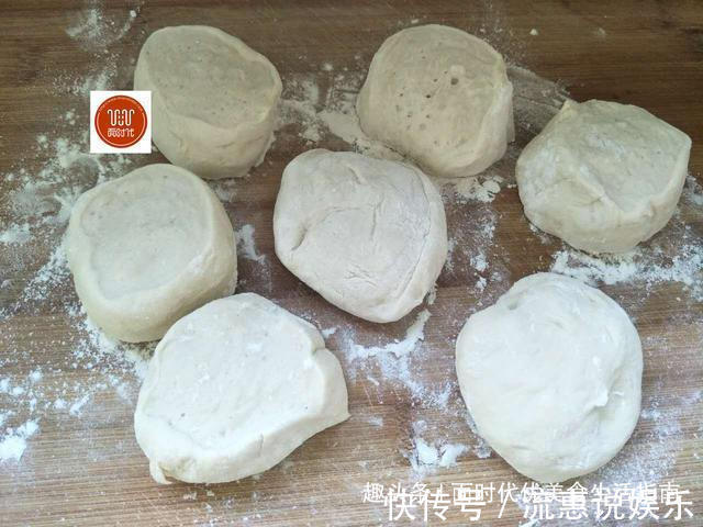 发面烙饼,我有妙招,既省油又暄软,外酥里嫩凉了不会硬!