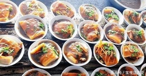 讲究|俗语:“桌上不摆三盘菜,留人莫坐乌龟席”,餐桌上的讲究知道吗