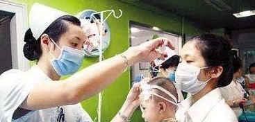 医生|医生提醒宝宝发烧,有4类食物不能食用,如果食用,会加重病情