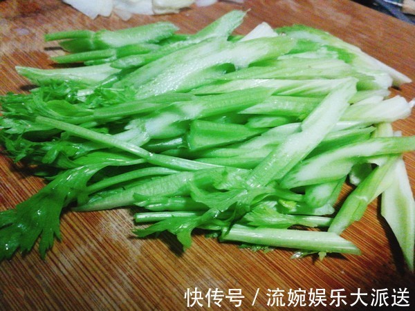 小蛮腰|遇到这菜不能放过，1盘相当于跑步半小时，让你吃出“小蛮腰”