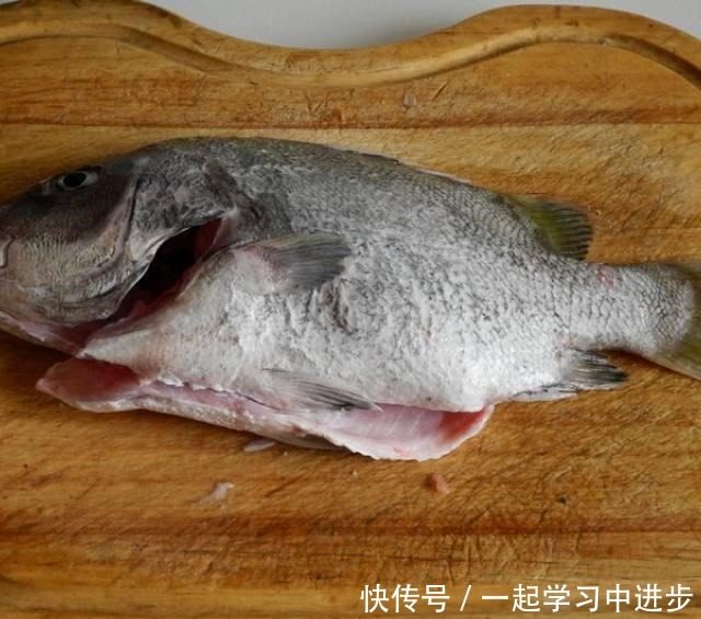 手把手教你做红烧包公鱼,一学就会,做一遍就成功!