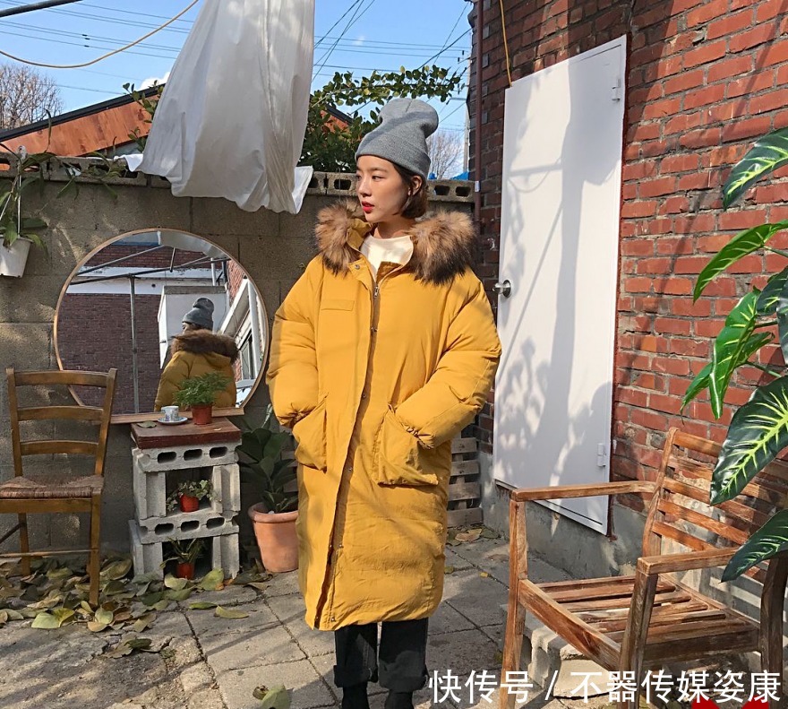 羽绒服|几套小个子女生的羽绒服穿搭,美爆一整冬!