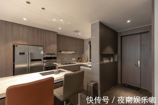 大理石|再买房,我一定学她家沙发不靠墙,往前挪0.5米,完工反而实用