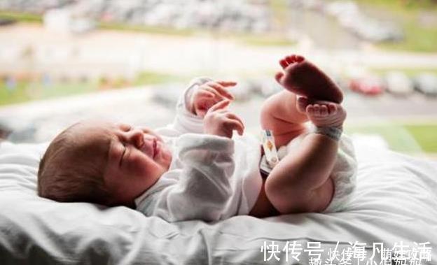 晓梅|送给朋友宝宝的“二手”童装，隔日在垃圾桶中发现，网友：做得对