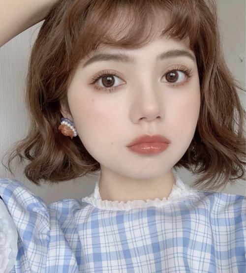 这些口红，让你显得整体的妆容很高级，黄皮的女生涂上也超级显白