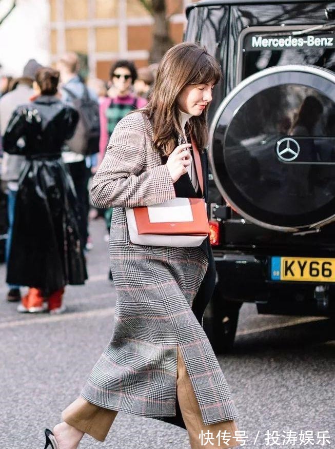 驼色 大衣买什么色不容易过时这5个颜色很经典,秋冬搭配好时髦