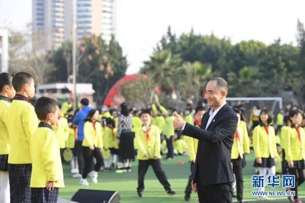 多地中小学生返校开学