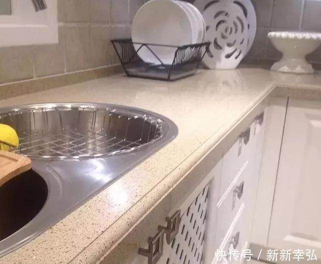 石英石|橱柜台面，用“不锈钢”还是“石英石”？对比两套房，才知差距大