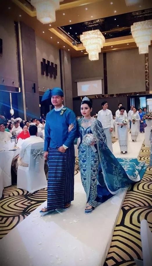 土豪|缅甸又见土豪婚礼,新娘一身价值十多亿,连捧花都是钻石