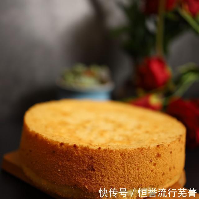 咸蛋|咸蛋黄戚风蛋糕,柔软可口,十分好吃