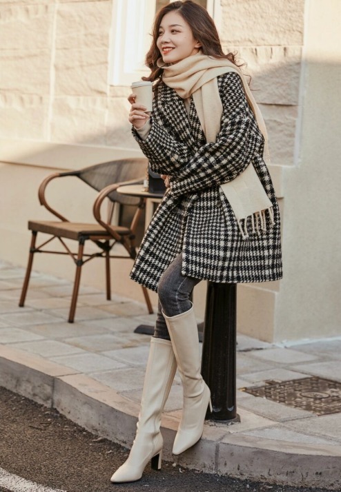 长筒靴|冬天穿“小白靴”更惊艳,显瘦耐看还减龄,配大衣美极了!