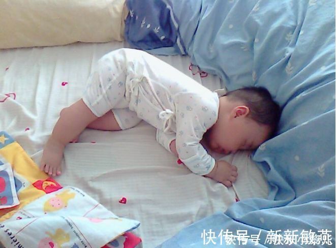睡眠环境|孩子熟睡后总爱“满床打滚”?是睡得不安稳吗?及早了解帮助孩子