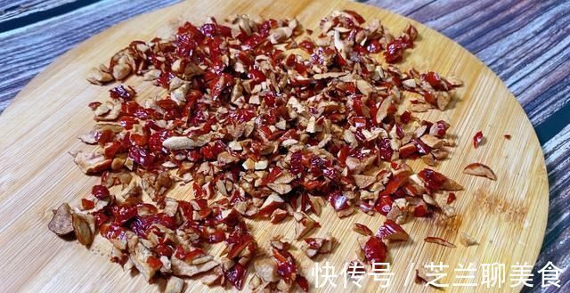 搅拌|秋天，吃梨吃银耳都不如多吃它，坚持每天吃几颗，精神满满过秋天