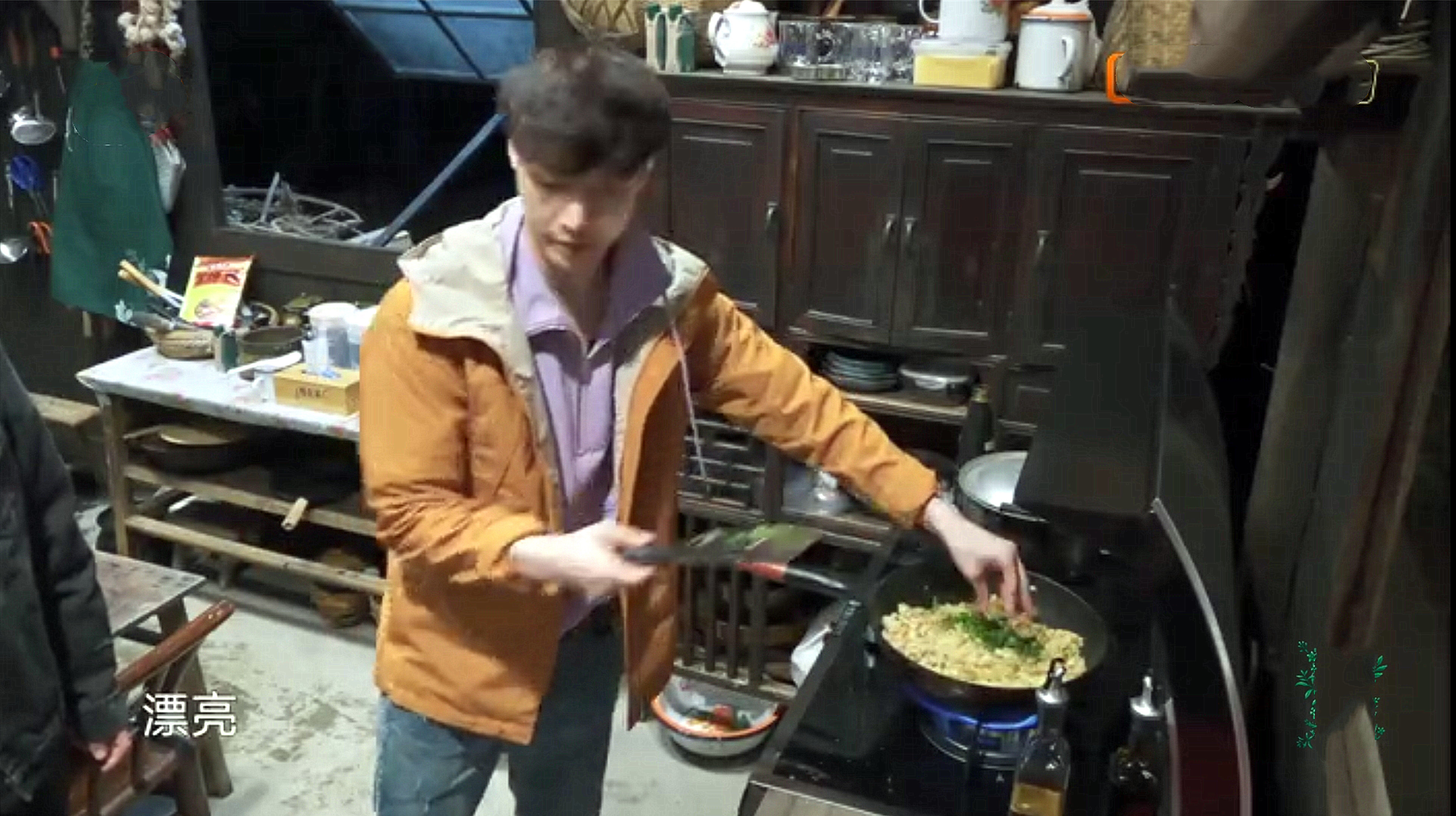 黄磊|向往5张艺兴一口气炒4个菜，被吃到底朝天，真的那么好吃吗