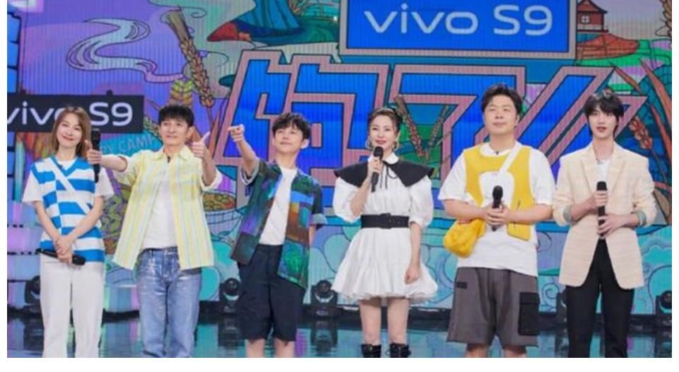 嗨唱转起来|快本收视率重回第一!谢娜产后复出心切推侄儿上热搜,反遭打脸!