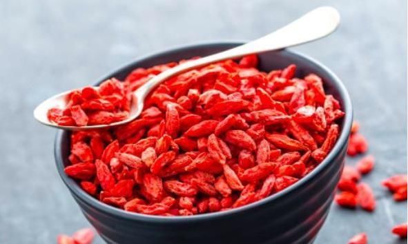 枸杞百利但有三害,危害极大,很多人不清楚,早知早好