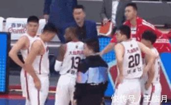 篮板|火爆!辽粤大战3人被驱逐,韩德君被威姆斯打出血,球迷拳击保安