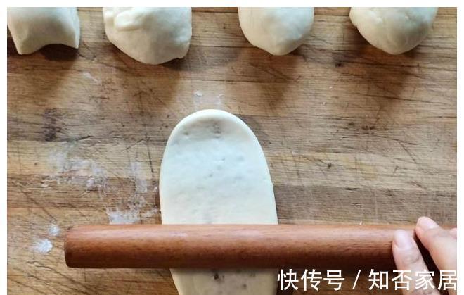 面粉|家庭版红糖烧饼，金黄酥脆香甜美味，咬一口酥的掉渣