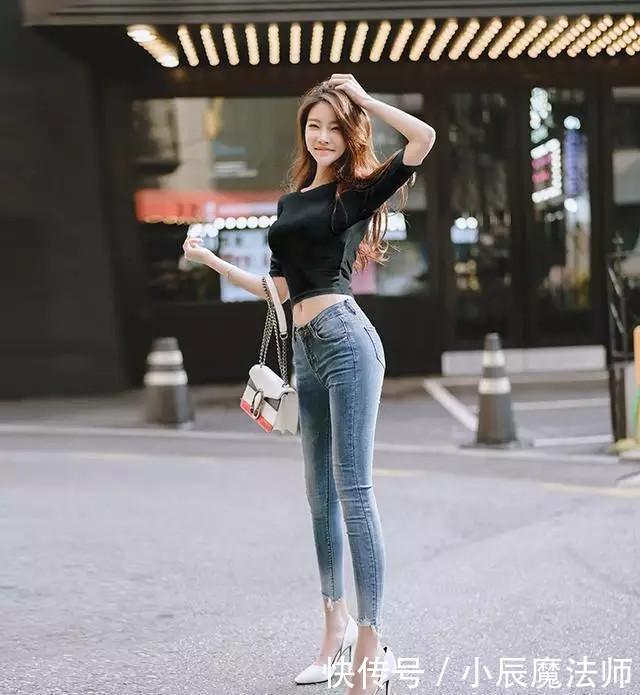 牛仔裤|小姐姐爱穿紧身牛仔裤,婀娜多姿,俏皮可爱又不失妩媚性感