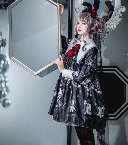 lo娘不仅拥有“初恋脸”还是个腿精,换上电梯袜时,腿长太扎心