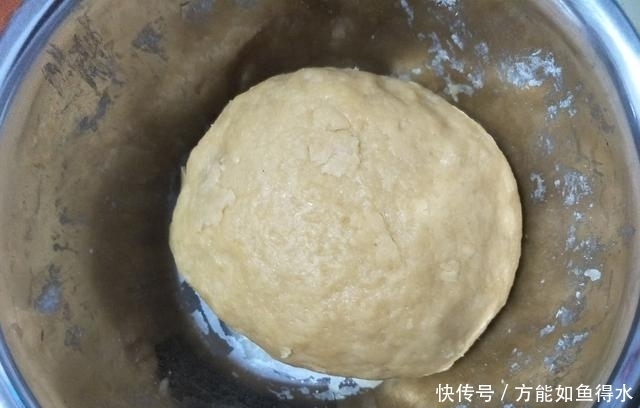 大饼干|这种饼干是有多好吃,小孩竟然吃睡着了,快看你吃过吗?